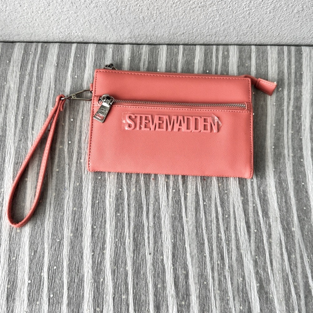 Steve Madden Coral Wristlet NWOT